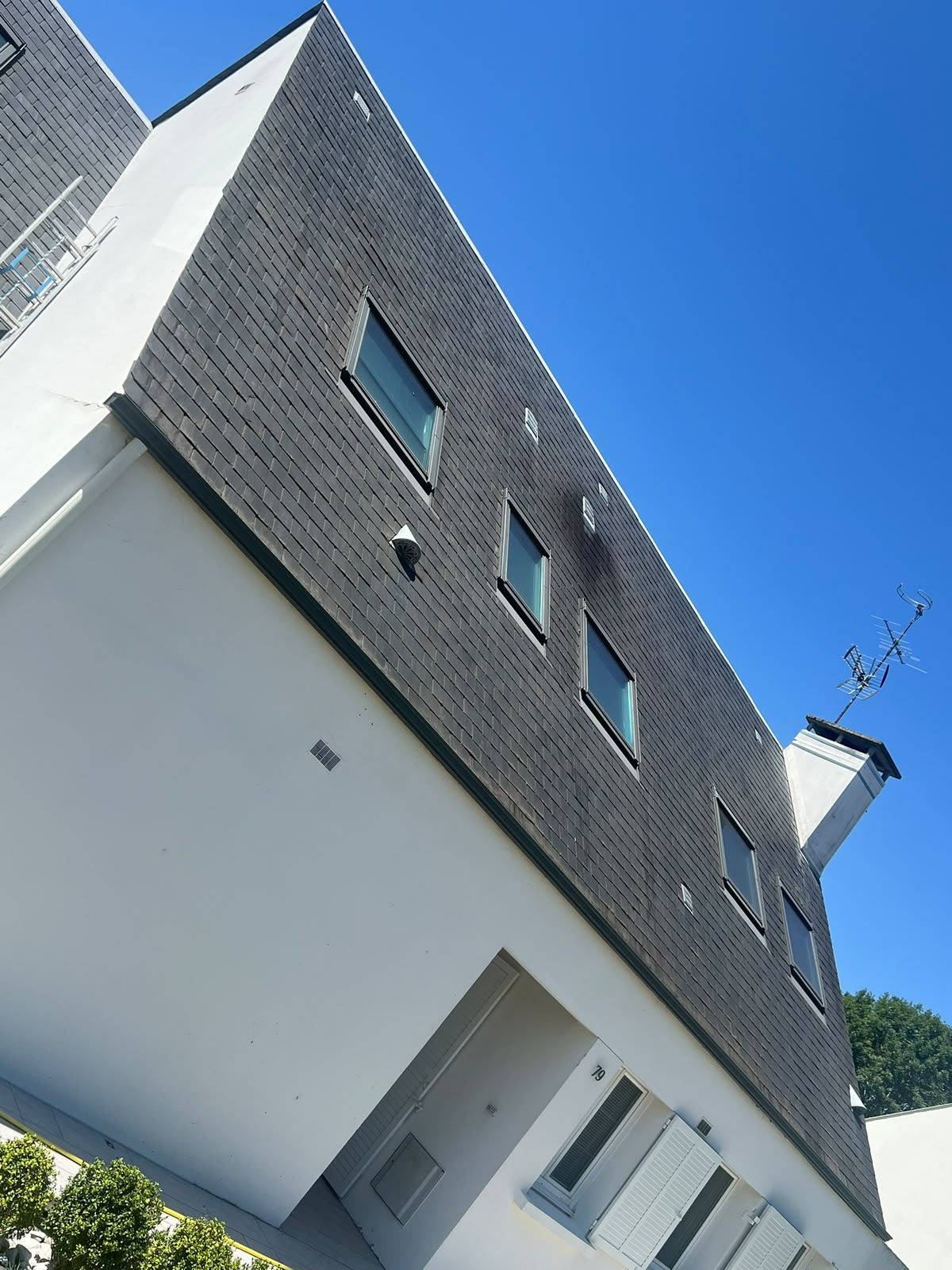 Toiture avant rénovation à Pontoise
